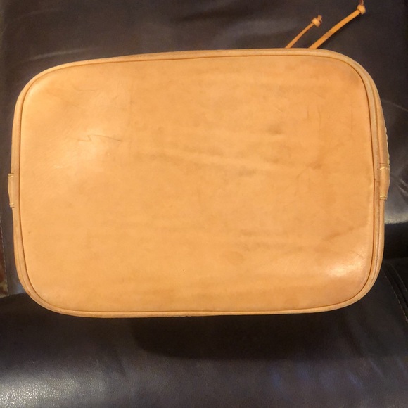 W ETRO Milano Red Paisley Vachetta Leather Drawstring Bucket Shoulder Bag - Picture 6 of 17